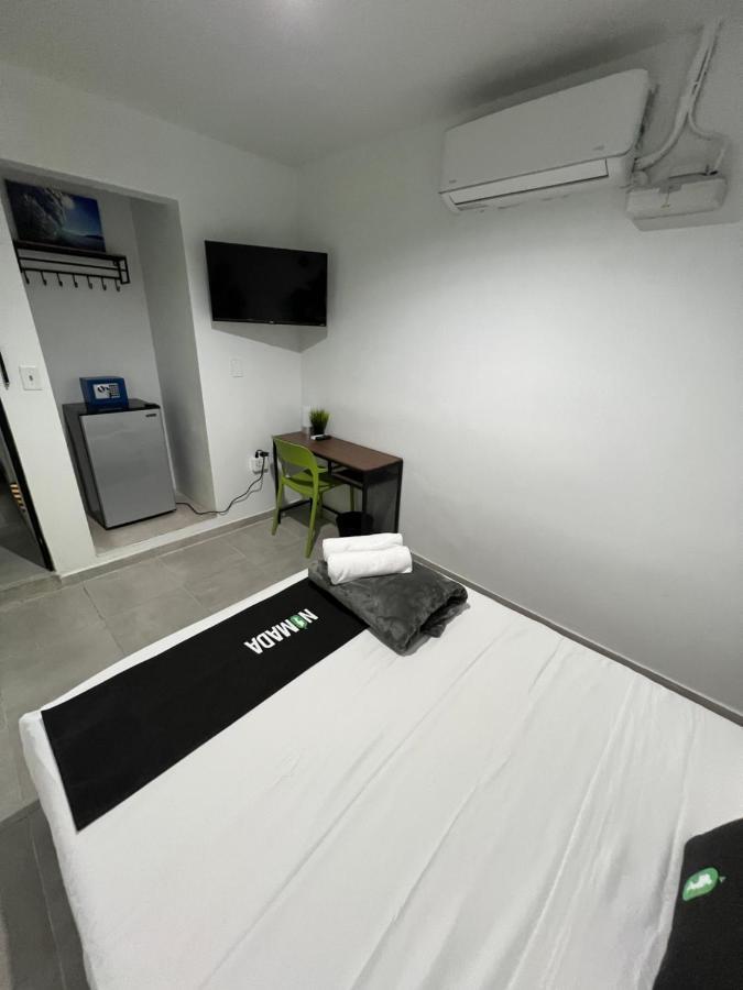 Nomada Beach Hostel- Isla Verde 산후안 외부 사진