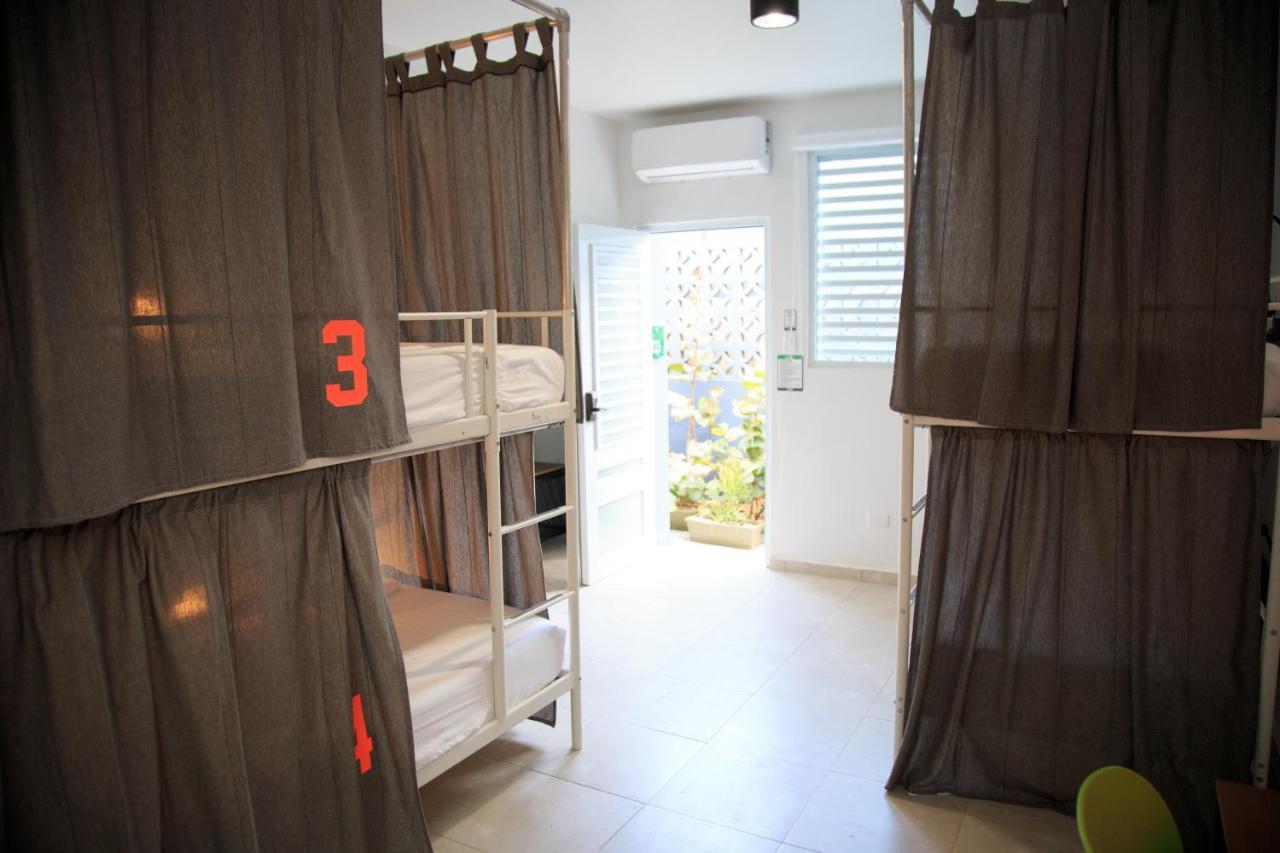 Nomada Beach Hostel- Isla Verde 산후안 외부 사진