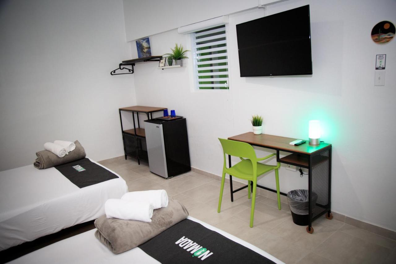 Nomada Beach Hostel- Isla Verde 산후안 외부 사진